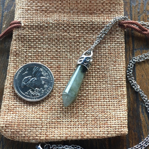 Labradorite Necklace | Crystal Pillar Necklace | Labradorite Pillar Necklace - Picture 2 of 3